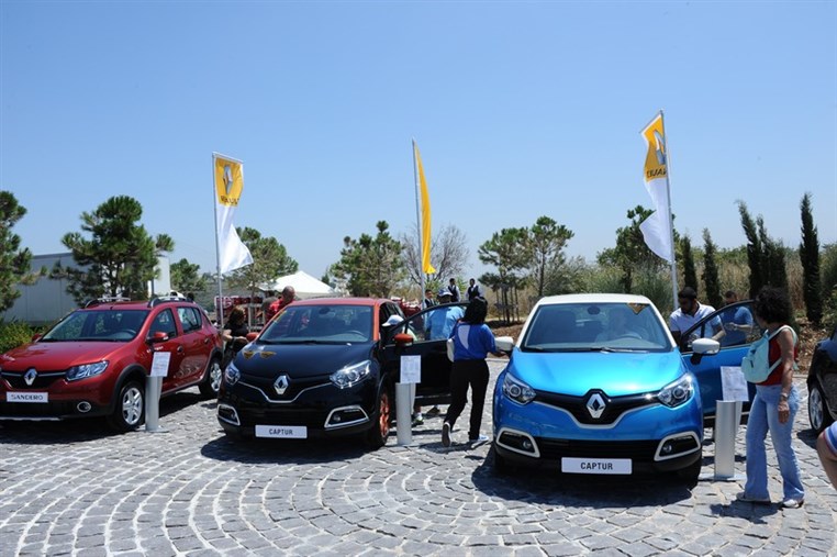 Renault Duster at Ixsir Winery